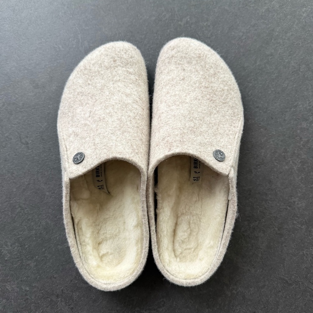 Birkenstock women’s Zermatt shearling/wool felt slippers. Size 41 Eggnog color.